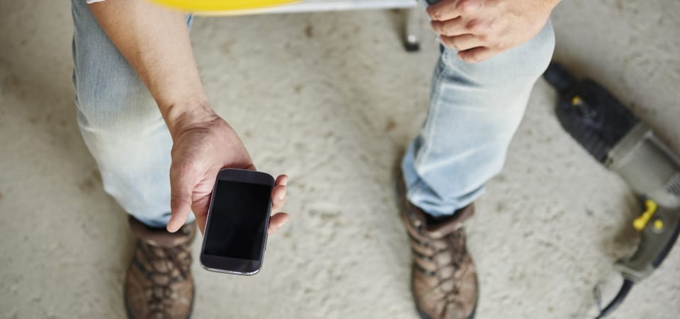Feuchtigkeitsmessung im Estrich mit einem Messgerät